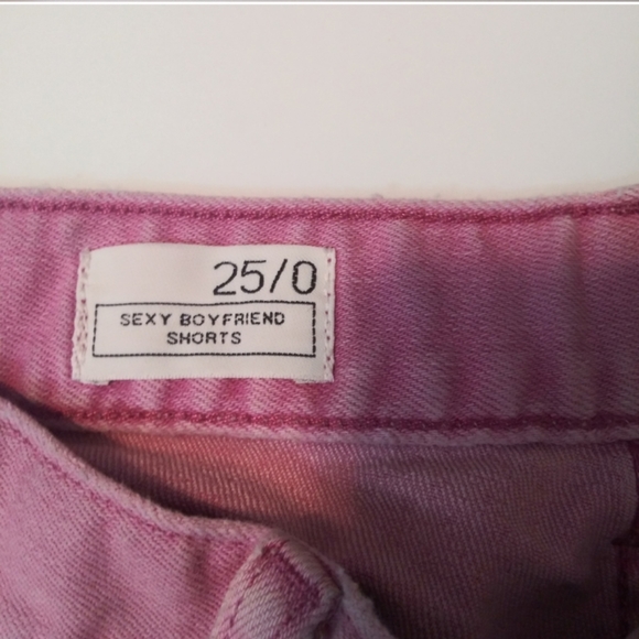 Gap 1969 pink denim shorts - Picture 2 of 5